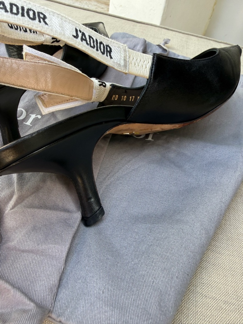 Dior Black Leather Pointed-Toe Slingback Pumps - Picture 4 of 12